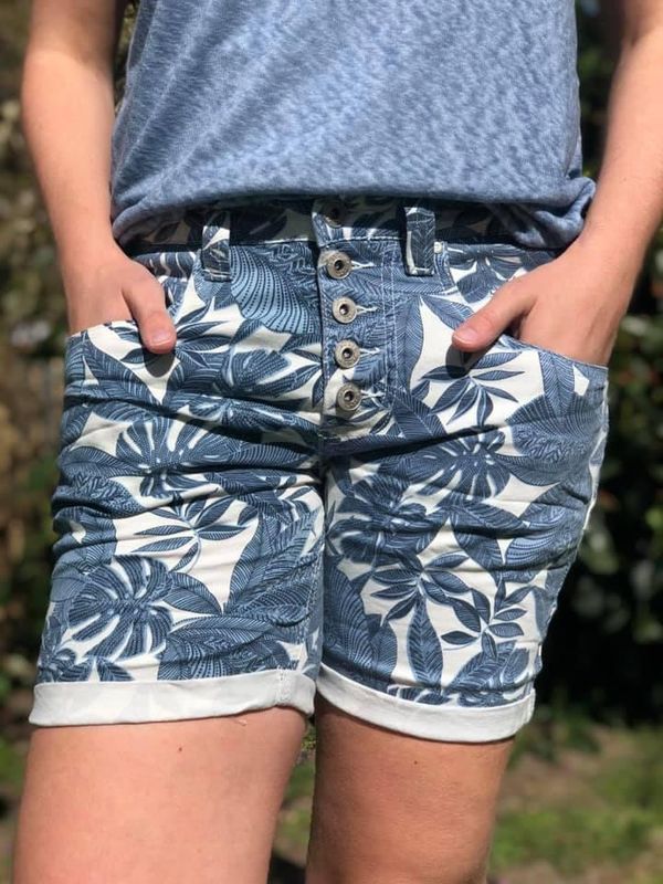 Place Du Jour Flower Shorts Blue